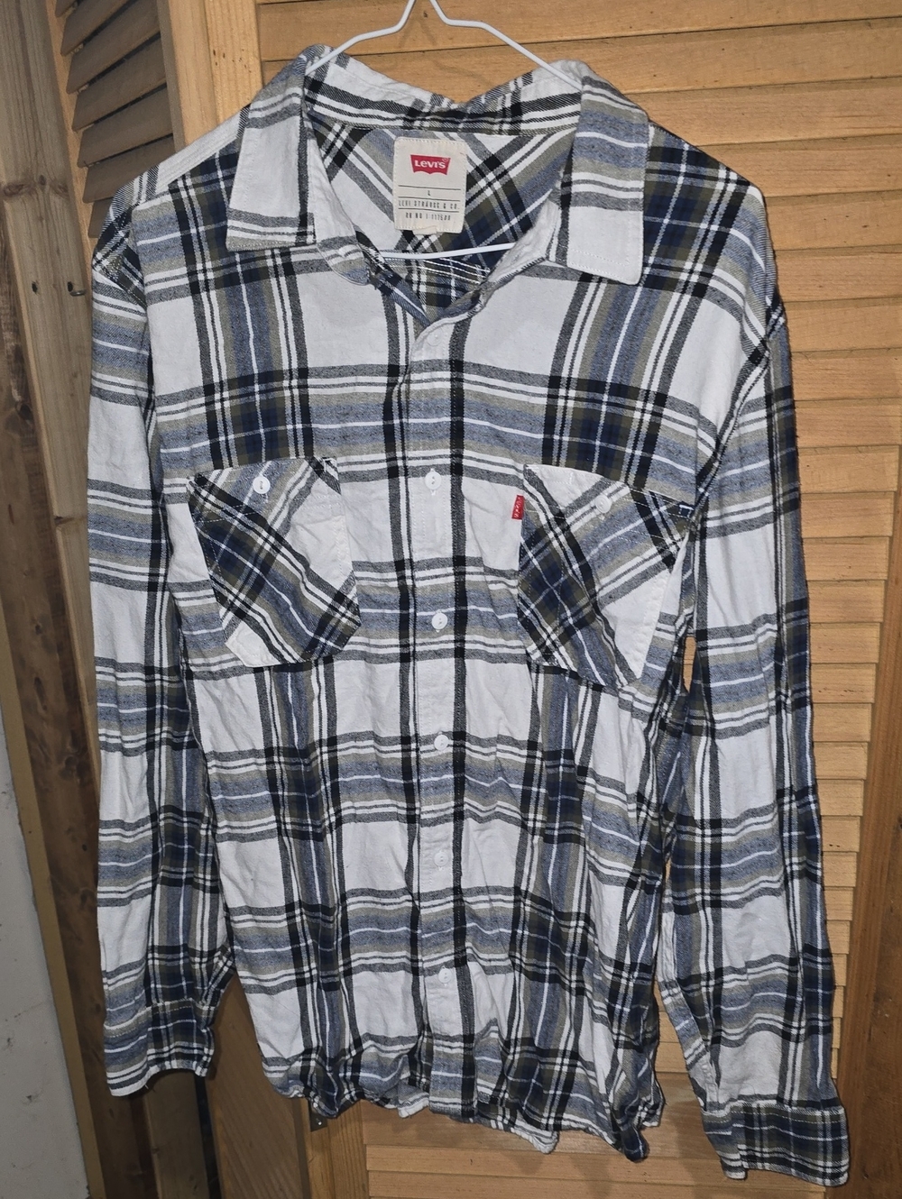 Levi's Men's White and Black Plaid Button-Up Shirt Size Large